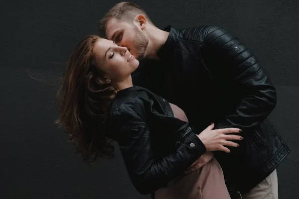 Is Your Love Overwhelming? Understanding the Signs of Overbearing Behavior in Relationships