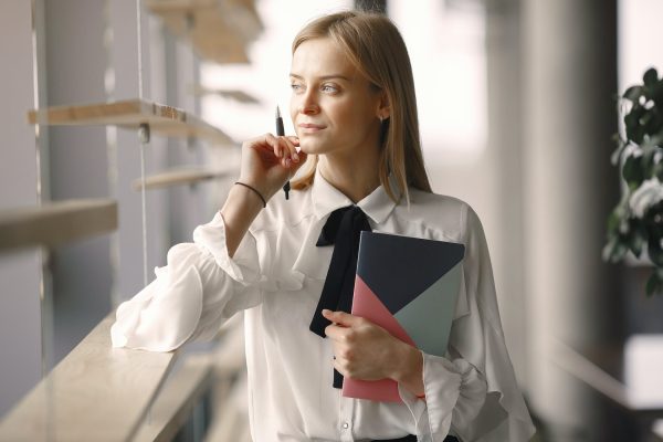 Unlock the Secrets to Female Executive Power Dressing: Transform Your Professional Look with These Expert Tips and Tricks